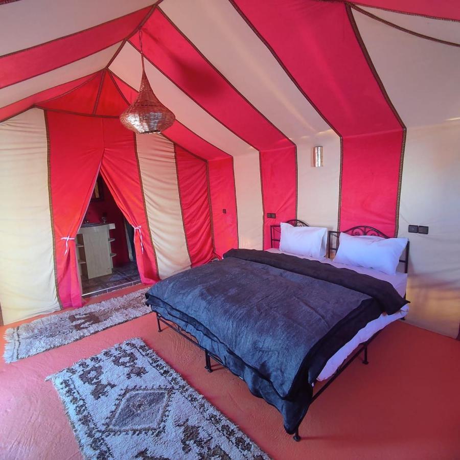 Hotel Tafouyte Luxury Camp Merzouga Habitación foto